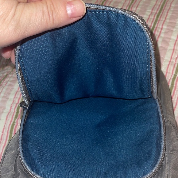 TUMI Charcoal Crossbody Bag Grab and Go Essentials TUMI quality - Picture 6 of 9